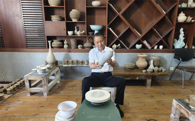 李.jpg